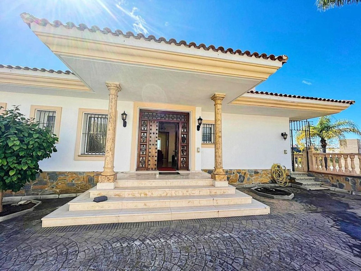 						Villa  Individuelle
													en vente 
																			 à Benahavís
					
