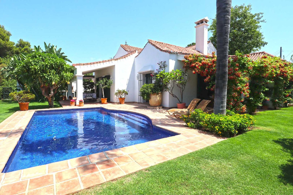 Inmaculate and beautiful Andalusian style villa. Built with top quality materials. Facing South and , Spain