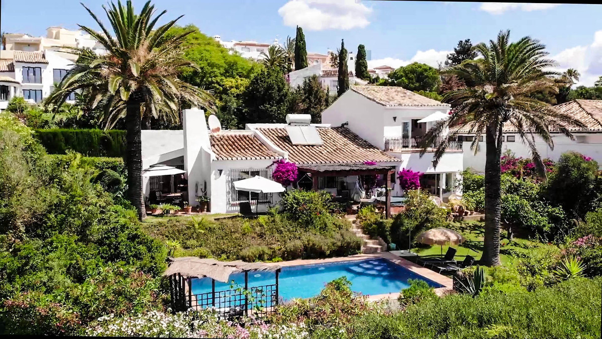 4 Bedroom Detached Villa For Sale Casares, Costa del Sol - HP4334014