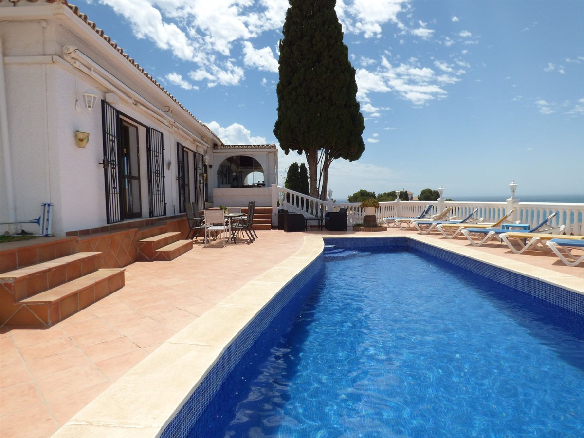 5 Bedroom Detached Villa For Sale Torreblanca, Costa del Sol - HP4417372