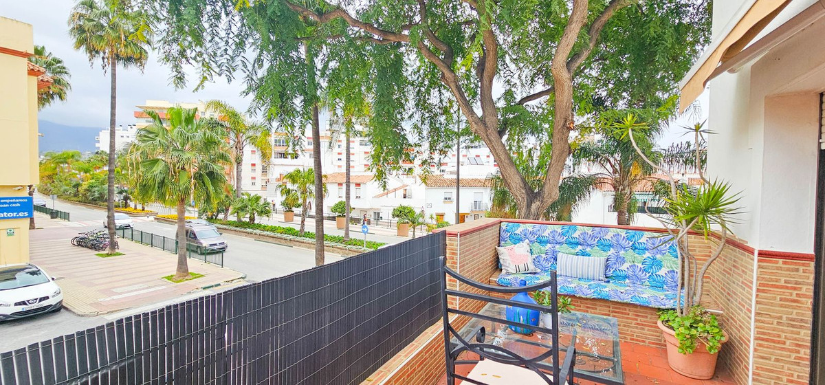 						Townhouse  Terraced
													for sale 
																			 in Estepona
					