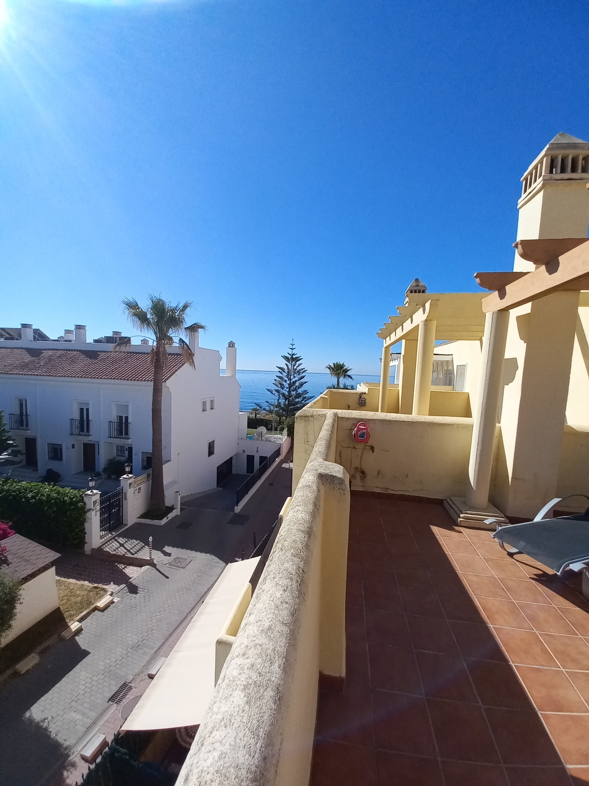 Ideally situated townhouse, in a beach front complex.  For sale in Estepona it comprises of 3 bedroo, Spain