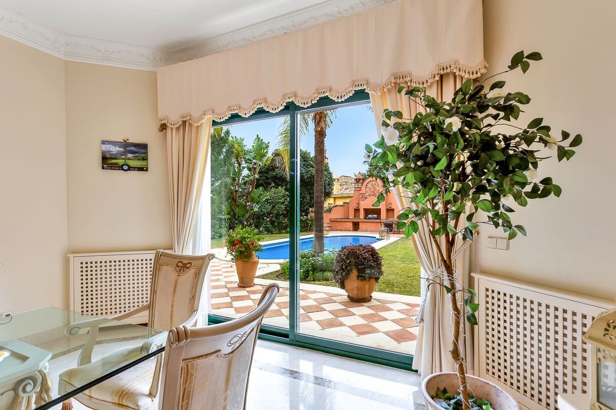 Villa te koop in La Quinta R4281043