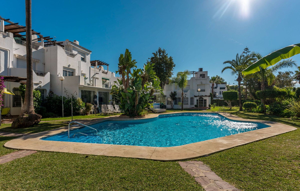 3 bed, 2 bath Townhouse - Terraced - for sale in Marbella, Málaga, for 339,000 EUR