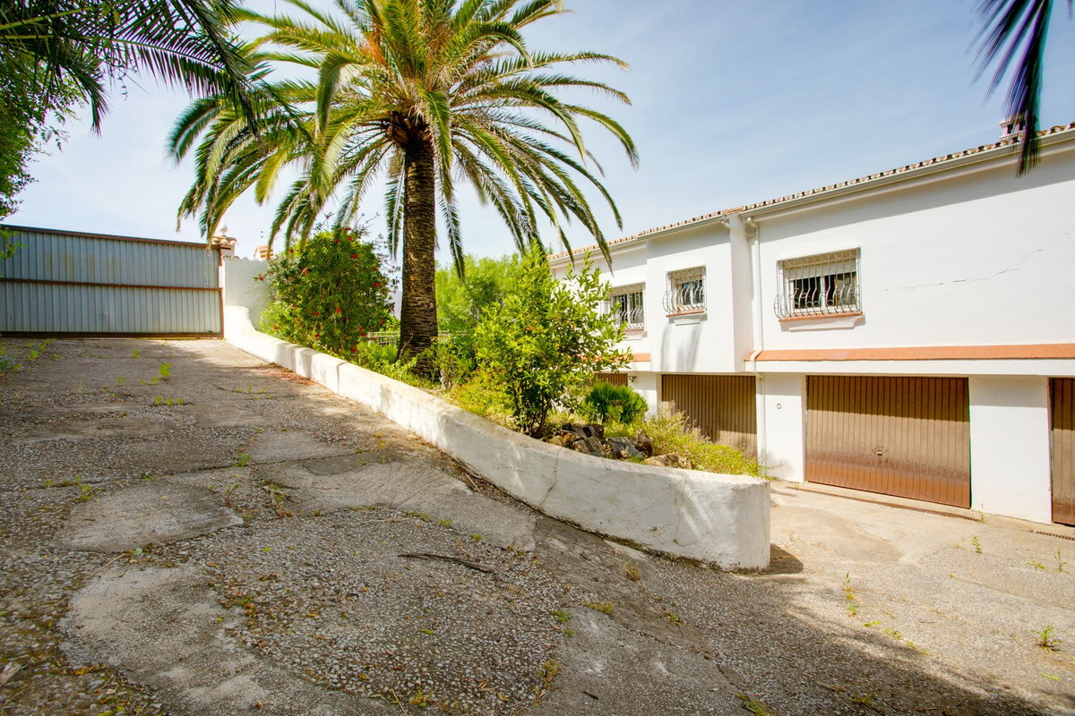 3 bedroom Villa For Sale in Estepona, Málaga - thumb 6