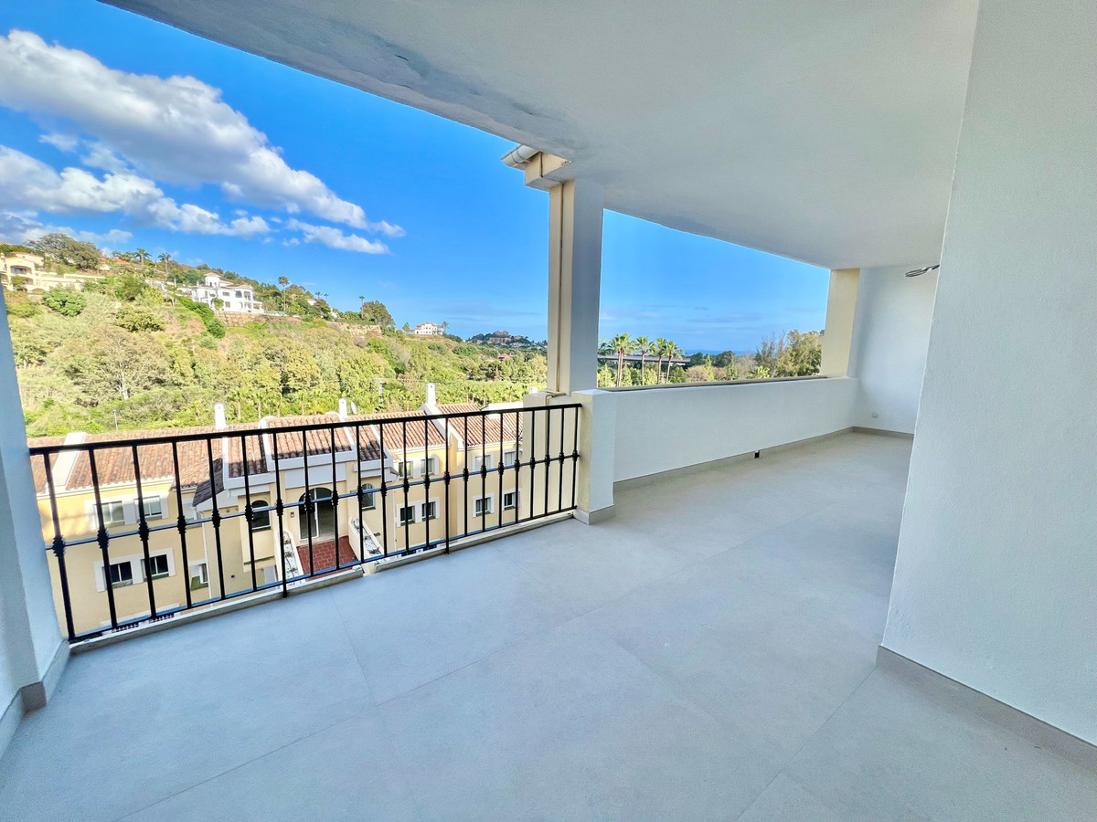 Middle Floor Apartment for sale in La Quinta, Costa del Sol