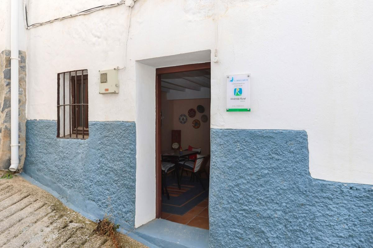 This townhouse in Yunquera is a real gem!

- 2 bedrooms / 1 bathrooms
- Private terrace
- Rural tour, Spain