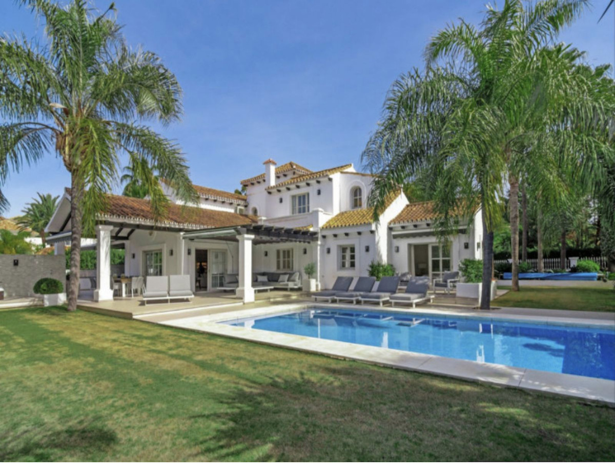 ES170214: Villa  in Nueva Andalucía