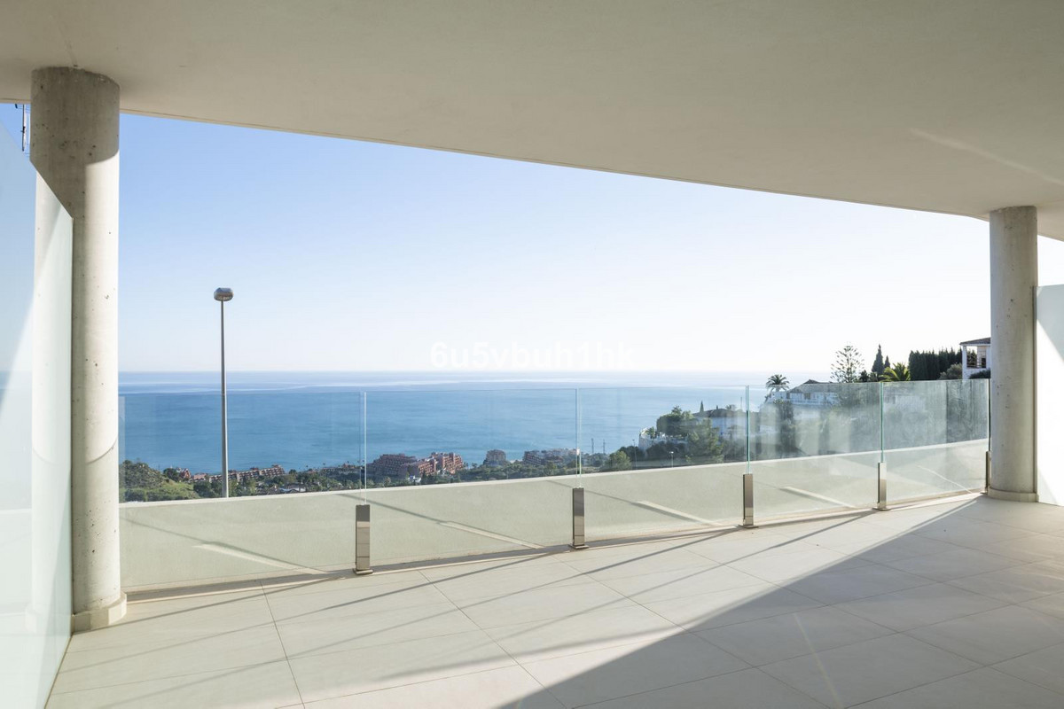 Apartment for resale in Benalmadena with panoramic views of the Mediterranean.

It is distributed ov, Spain