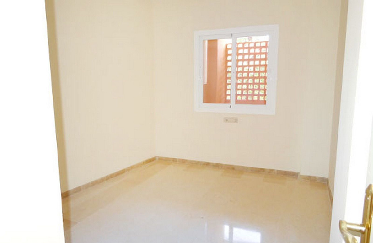 Appartement te koop in Elviria R4606732