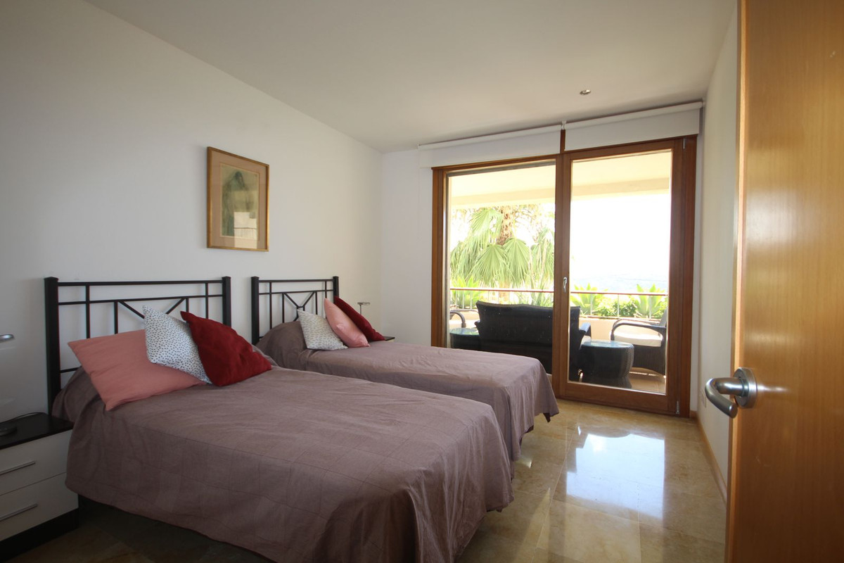 Apartamento con 3 Dormitorios en Venta Los Monteros
