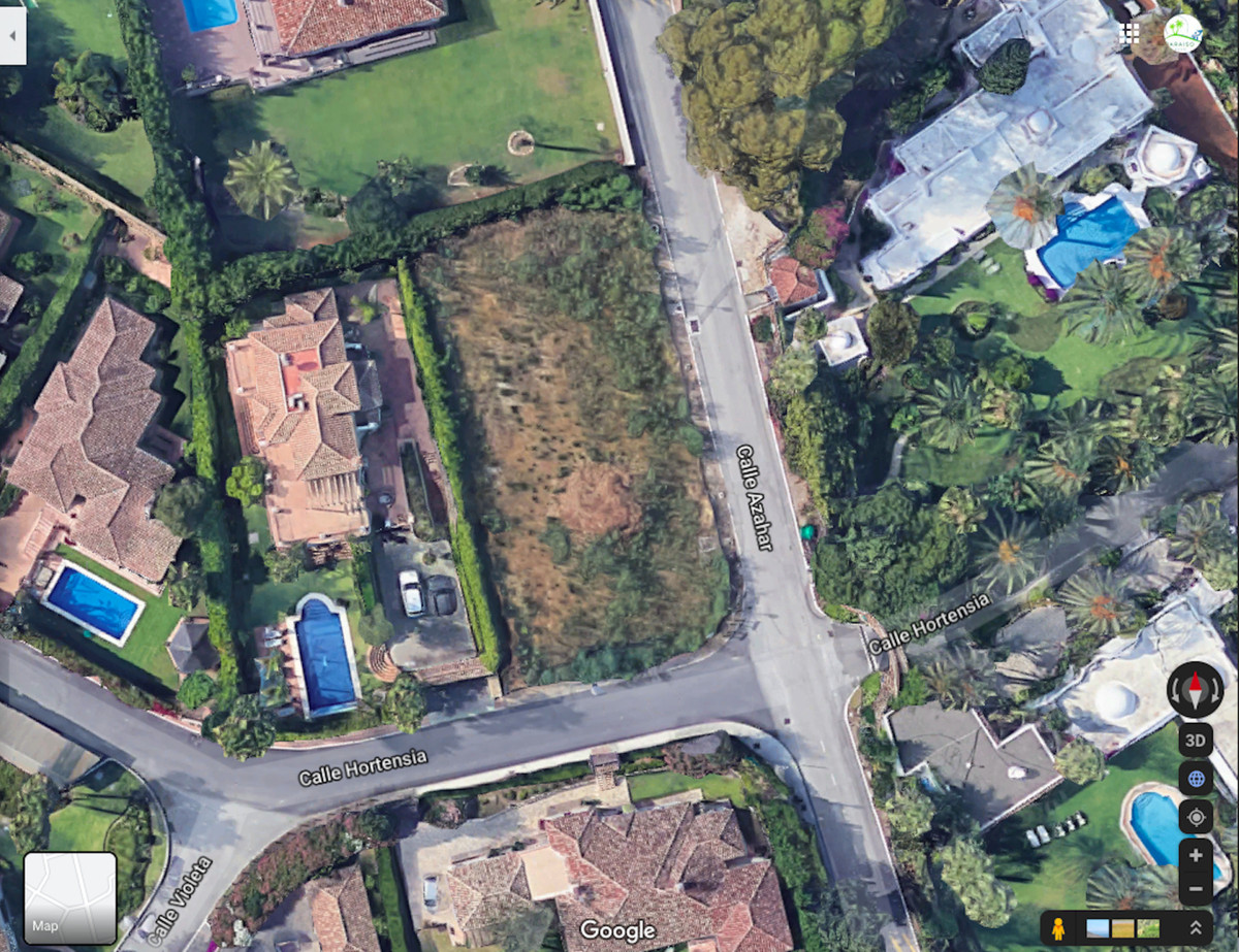 Residential Plot for sale in El Paraiso, Estepona