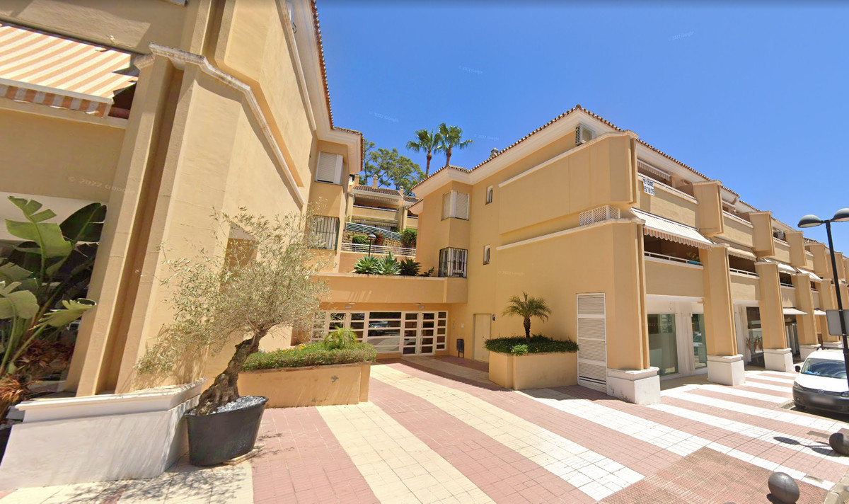 Апартамент средний этаж для продажи в Marbella R4443544