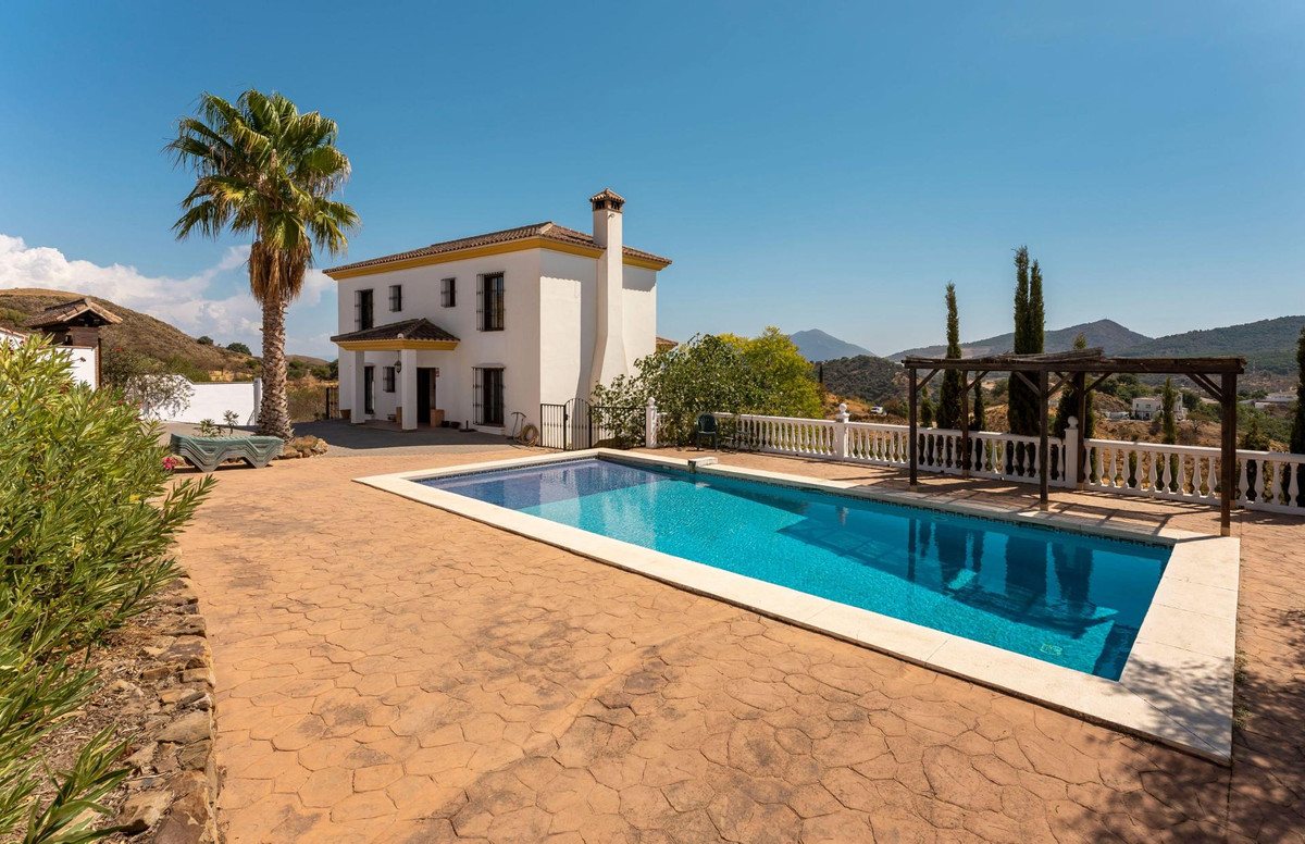 4 bed, 3 bath Villa - Detached - for sale in Monda, Málaga, for 425,000 EUR