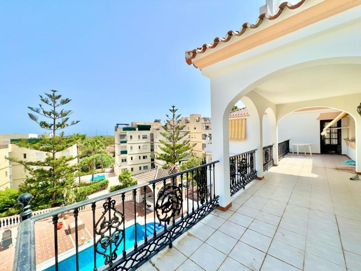 4 Bedroom Detached Villa For Sale Cerros del Aguila, Costa del Sol - HP4145833