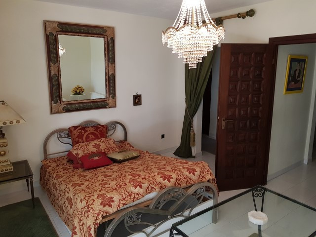 Villa con 6 Dormitorios en Venta La Cala de Mijas