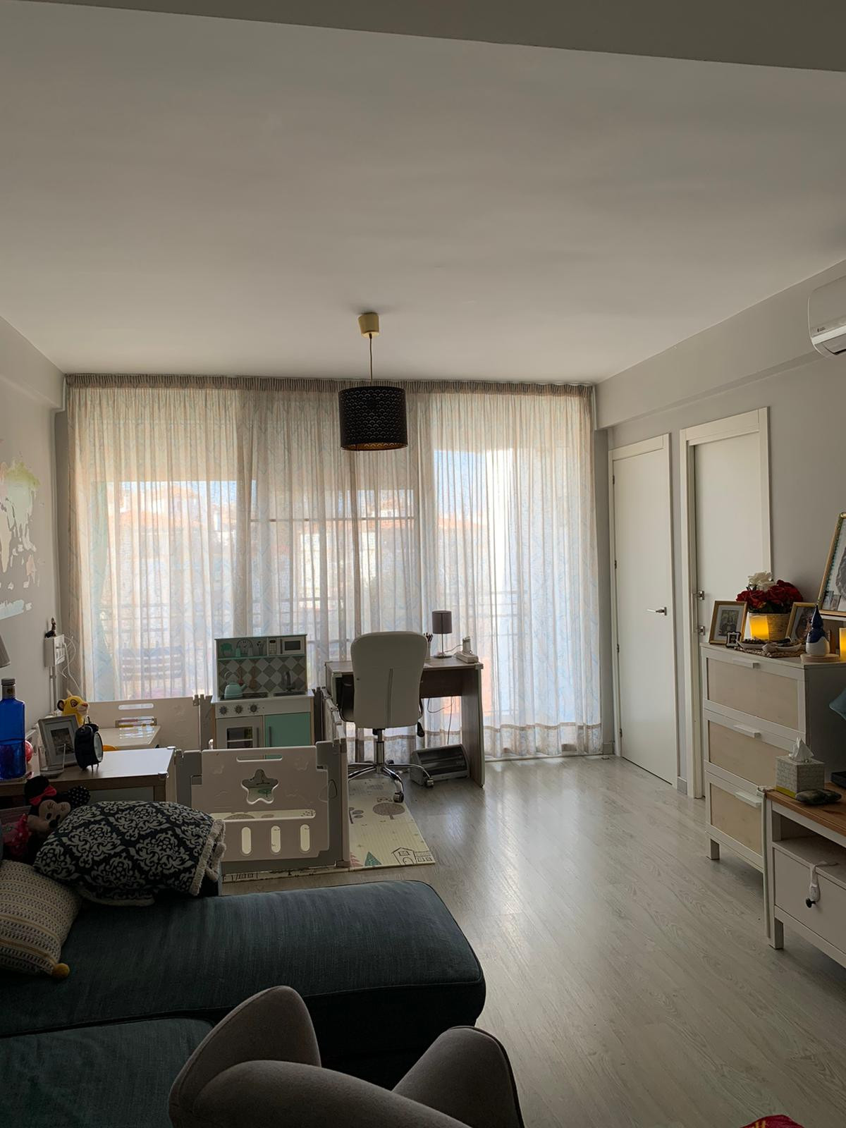 A superb apartment located in the heart of Torre del Mar, just 3 to 4 minutes walk from the beach and in walking distance to other local amenities:...