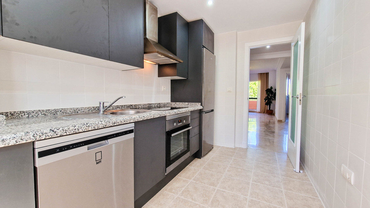 Appartement te koop in Casares R4430671
