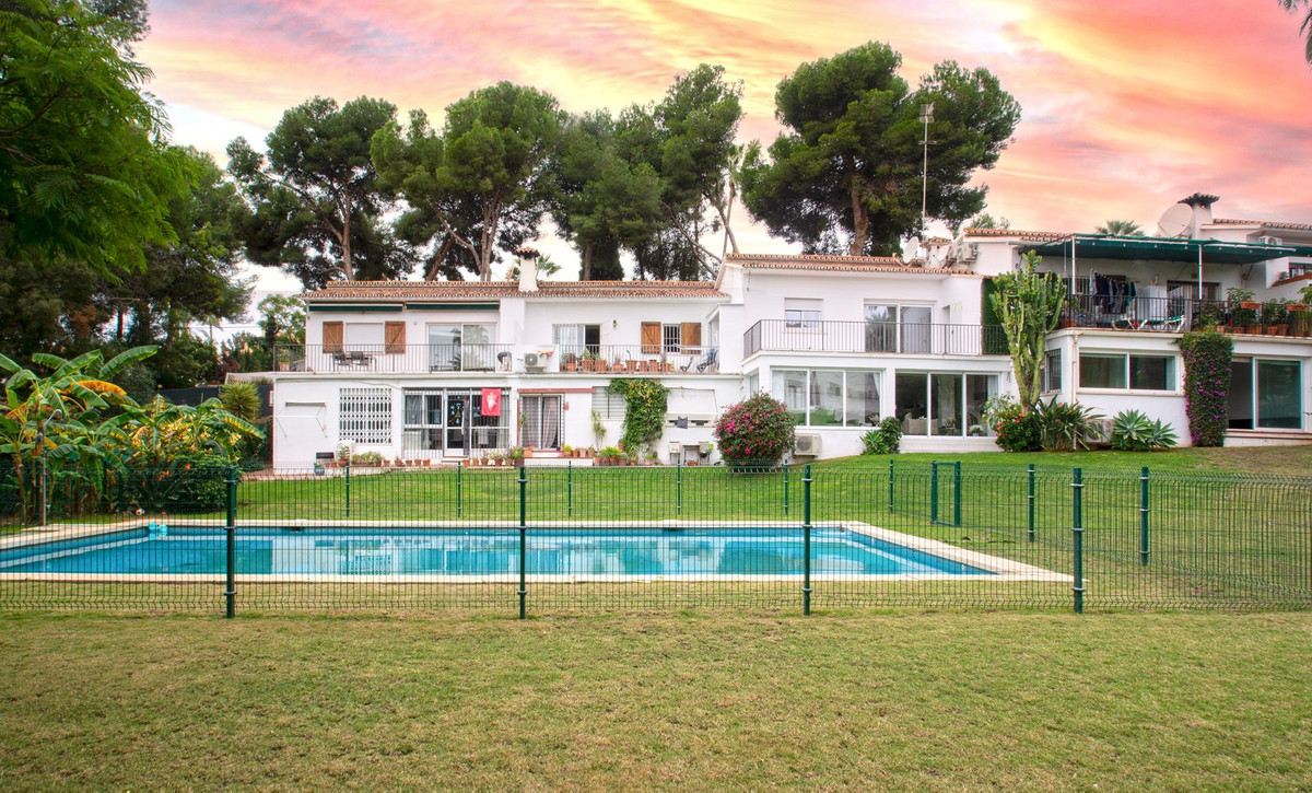 Begane grond appartement te koop in Nueva Andalucía R4583212