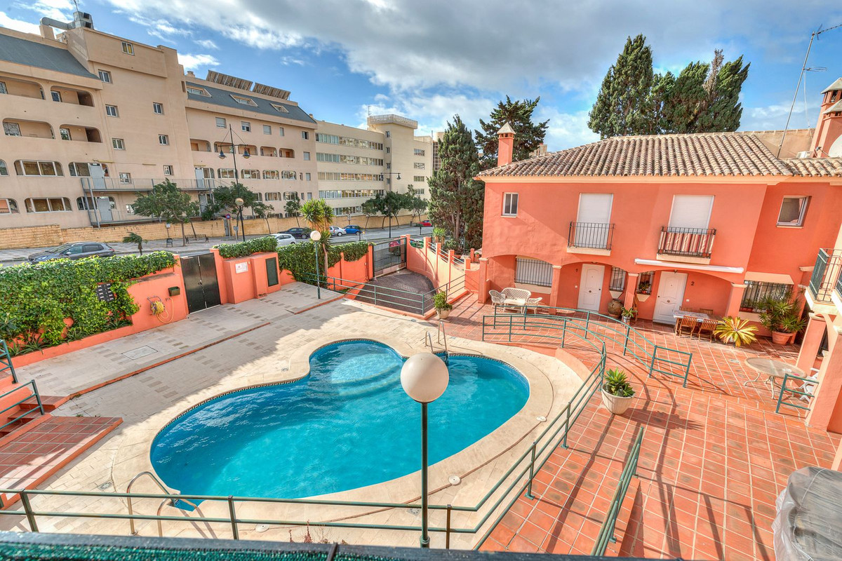 4 bedroom Townhouse For Sale in Fuengirola, Málaga