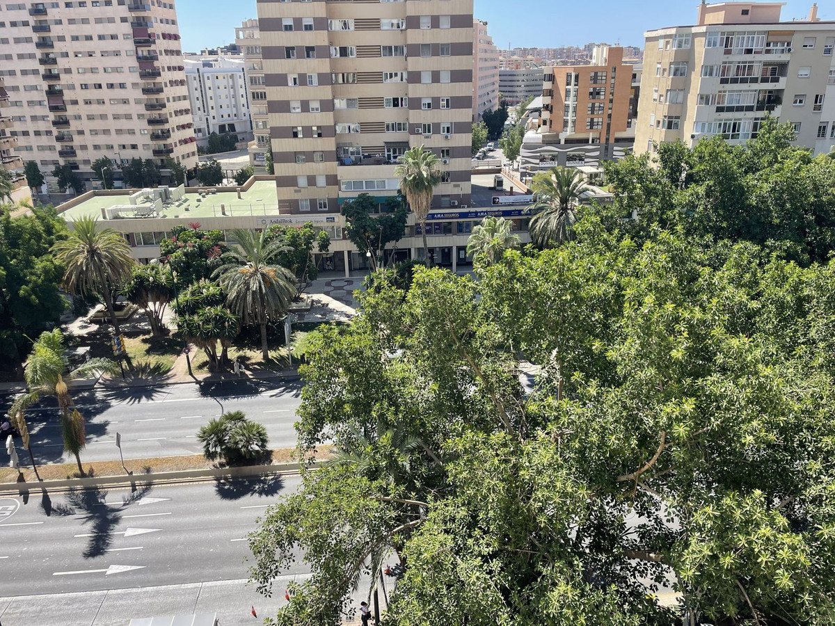						Apartamento  Planta Media
													en venta 
																			 en Málaga
					