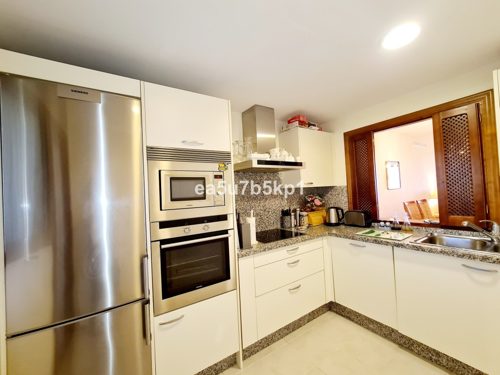 Appartement te koop in New Golden Mile R4097971