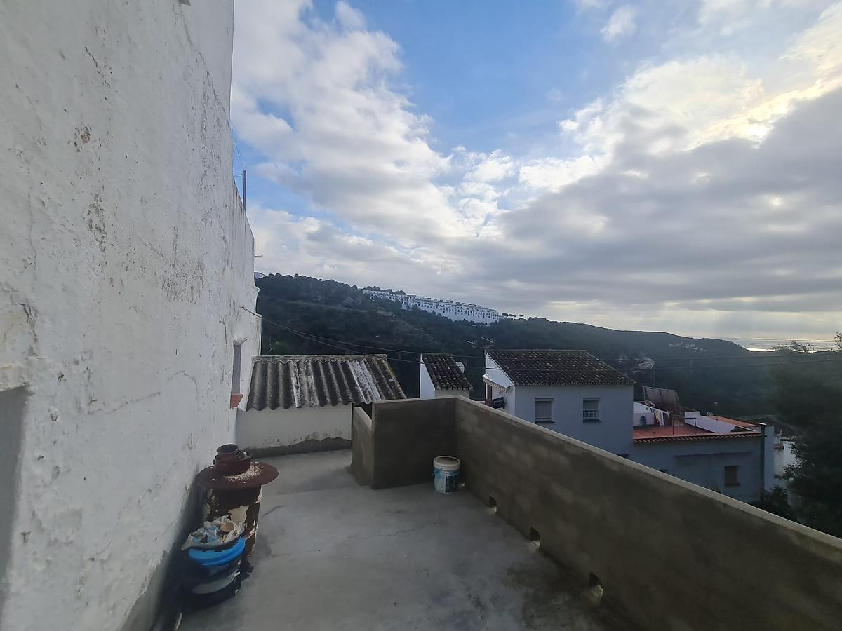 Apartamento Planta Media en Casares Pueblo, Costa del Sol
