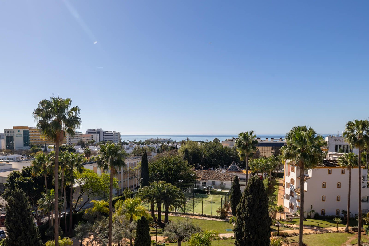 Penthouse for sale in The Golden Mile, Costa del Sol