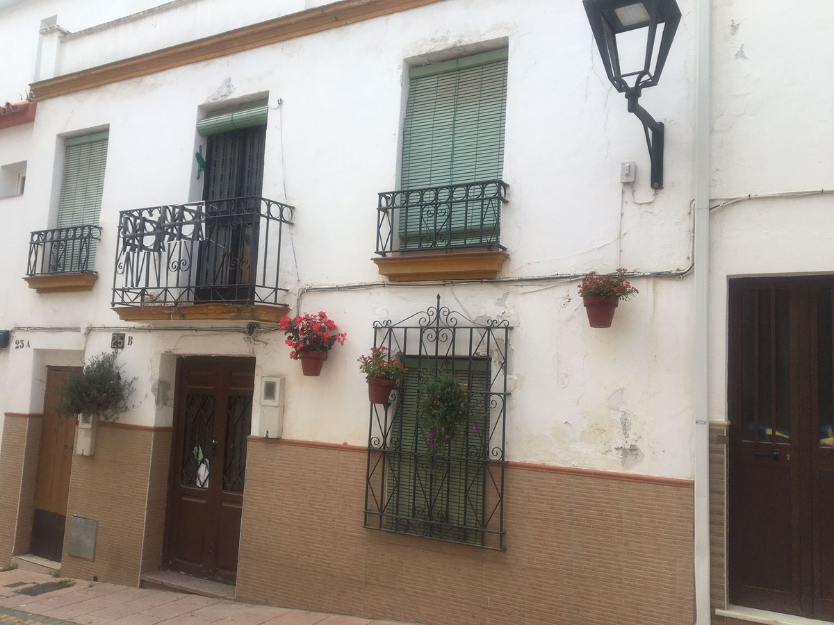 Townhouse for sale in Estepona R4058251