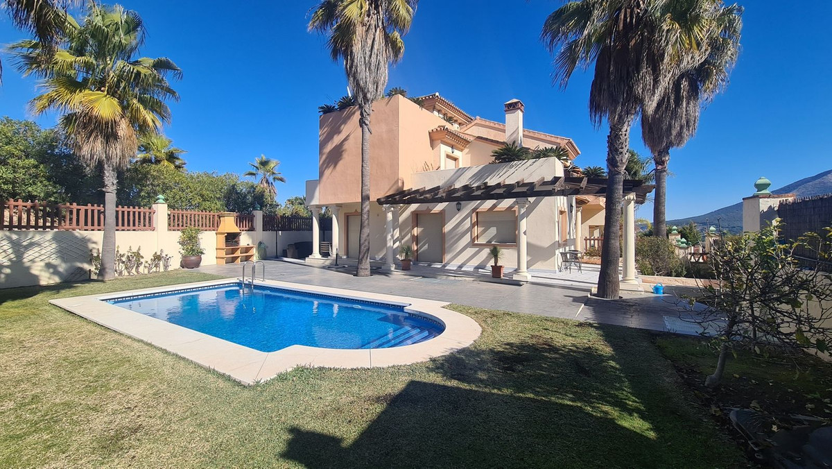 Luxury semi detached villa with private pool situated within a highly desirable gated community conv, Spain