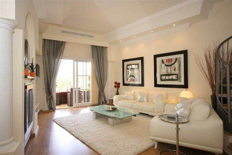3 bedroom Townhouse For Sale in The Golden Mile, Málaga