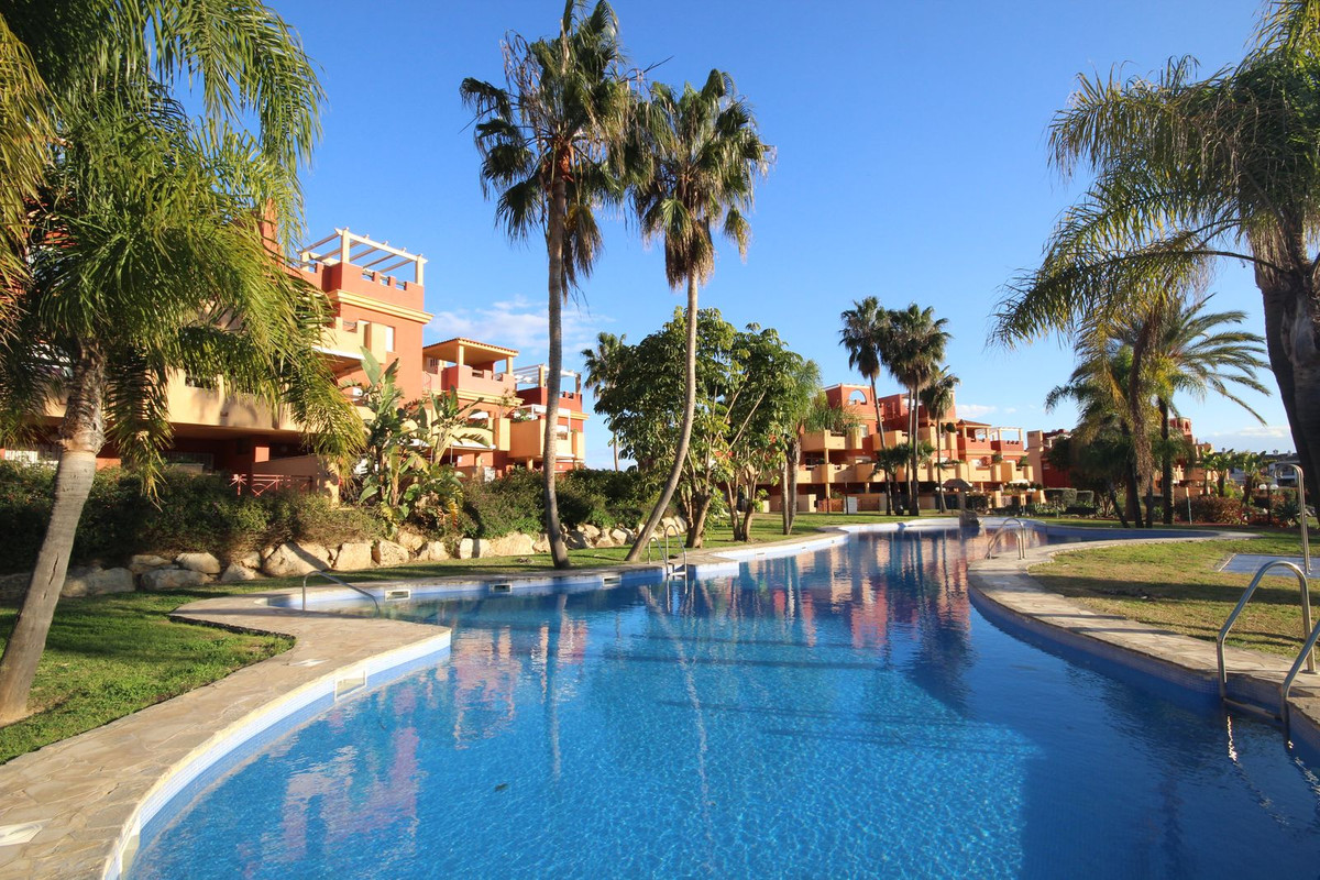Fantastic apartment on the ground floor, located in the Reserva de Marbella. Large 40m2 covered terr, Spain
