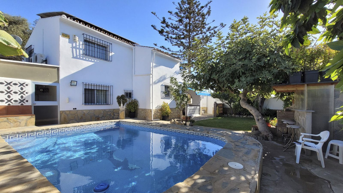 4 Bedroom Detached Villa For Sale Marbella, Costa del Sol - HP4161217