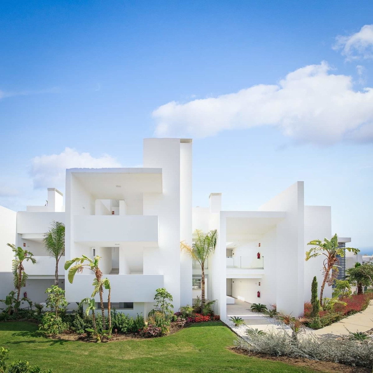 Beautiful brand new luxury apartment in Alcazaba Lagoon, Casares.