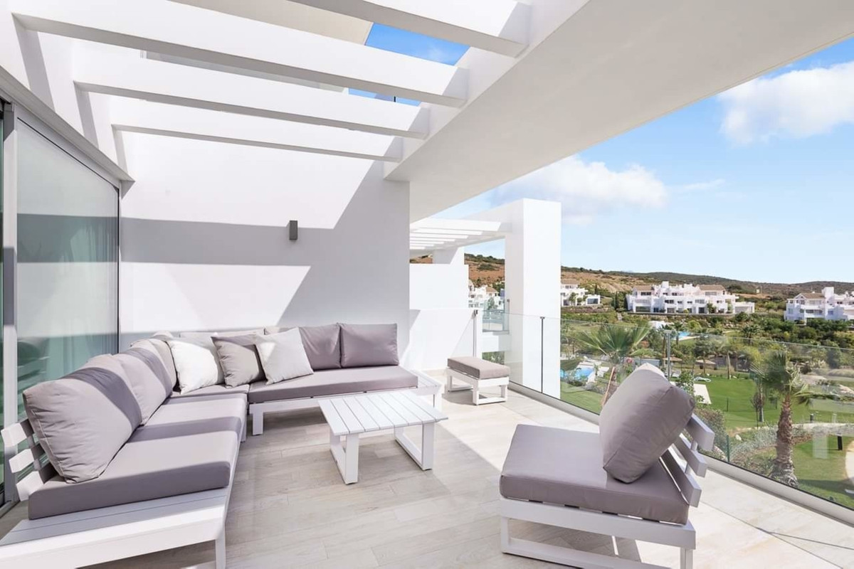 Beautiful brand new luxury apartment in Alcazaba Lagoon, Casares.