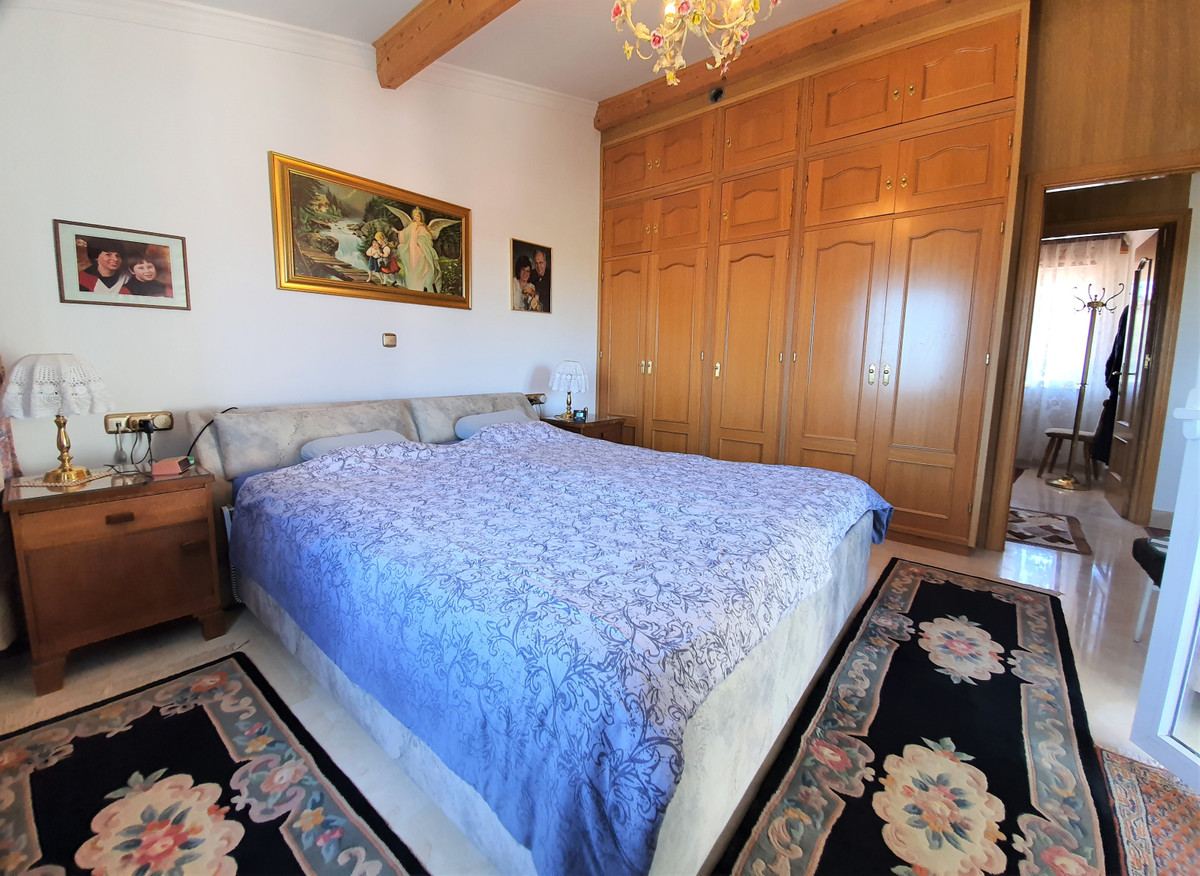 Villa con 4 Dormitorios en Venta Estepona