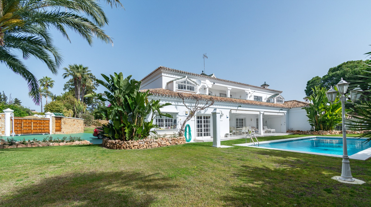 Detached Villa for sale in Guadalmina Alta R4704529