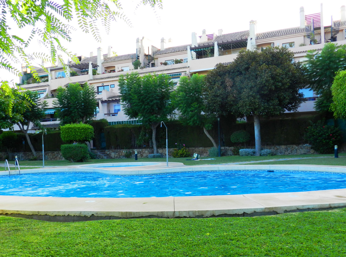 In an urbanization in the Bel Air sector in Estepona
House with 3 bedrooms and 2 bathrooms (one en s, Spain