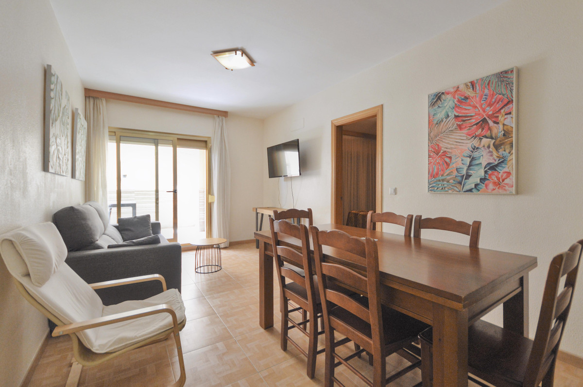 3 bedroom Apartment For Sale in Fuengirola, Málaga - thumb 2