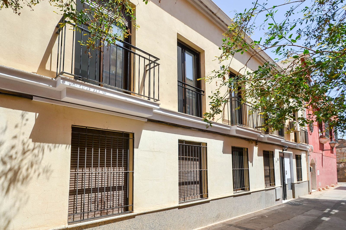 15 bedroom Commercial Property For Sale in Málaga Centro, Málaga