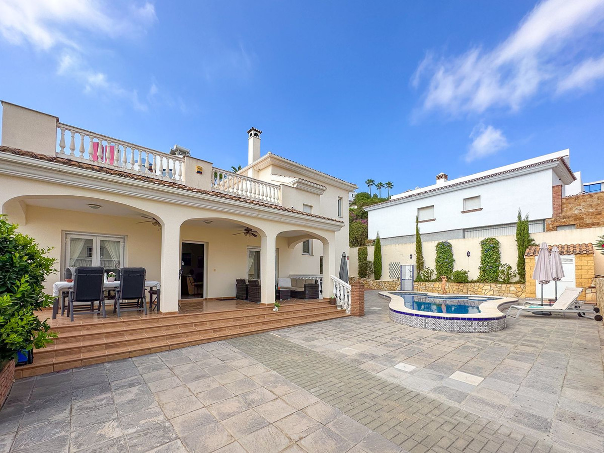 4 Bedroom Detached Villa For Sale Cerros del Aguila, Costa del Sol - HP4394974
