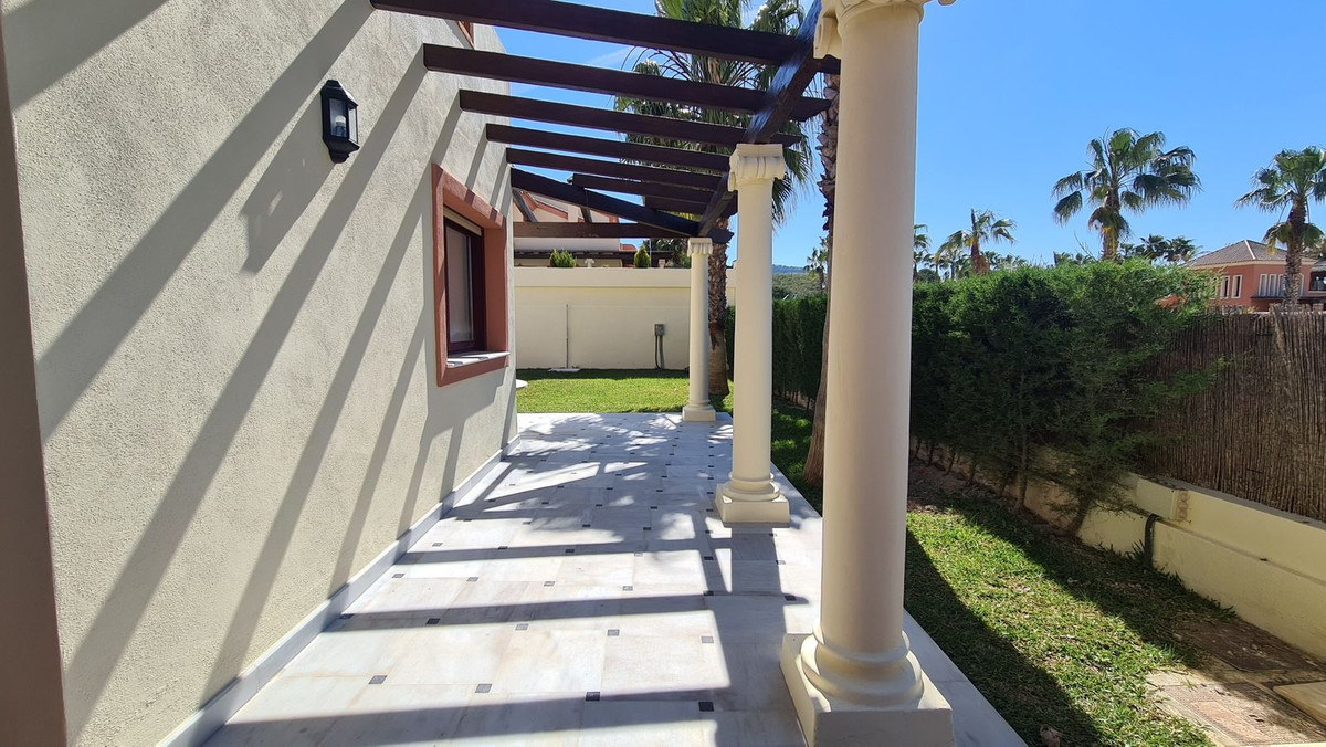 An opportunity to own a newly built semi detached home in the most sought after urbanizacion in Coin, Malaga.