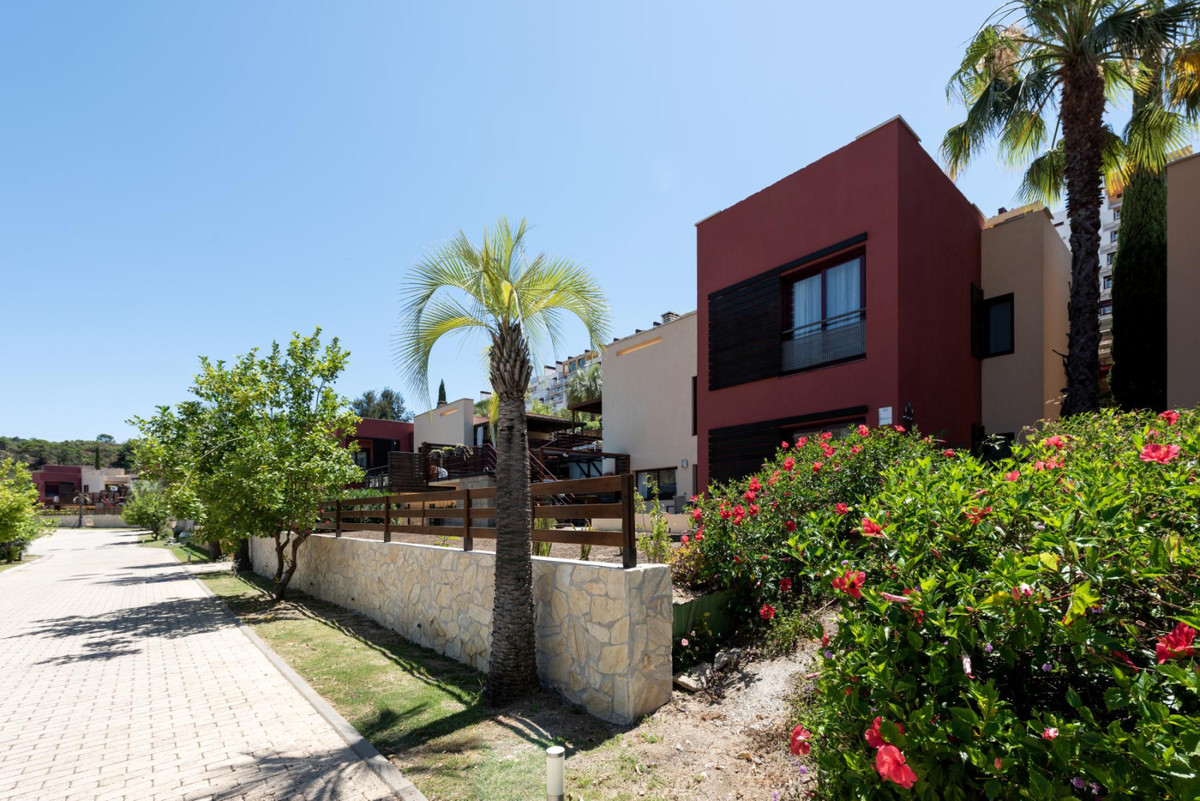 4 bed Property For Sale in Benahavís, Costa del Sol - thumb 1