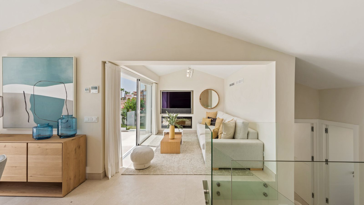 4 bedroom Villa For Sale in New Golden Mile, Málaga - thumb 23