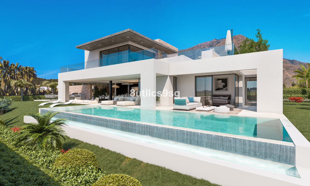 Villa on the edge of the Valle Romano golf course, with fantastic views and high quality finishes.

, Spain