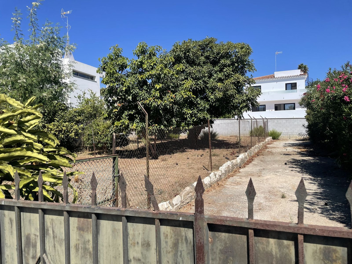 						Plot  Residential
													for sale 
																			 in San Pedro de Alcántara
					