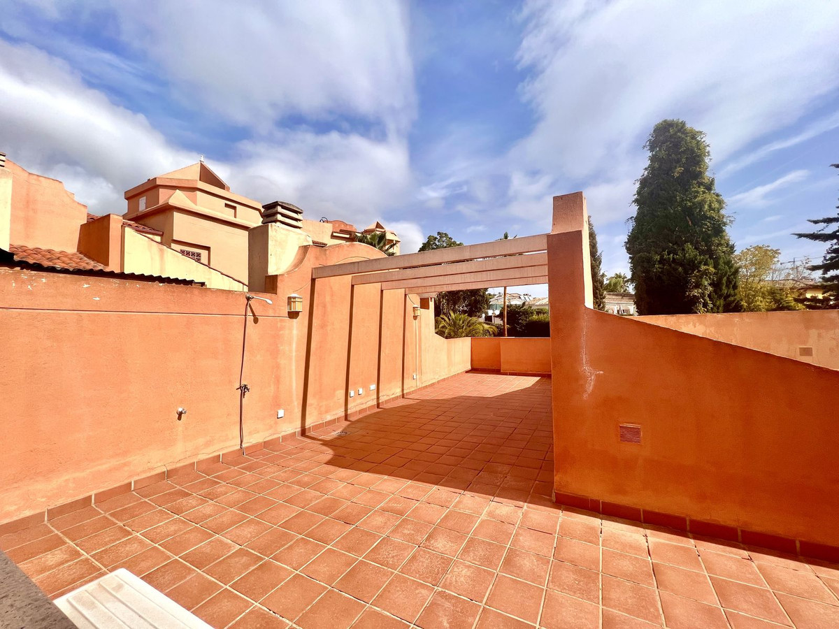 Apartment Penthouse Duplex in Las Chapas, Costa del Sol
