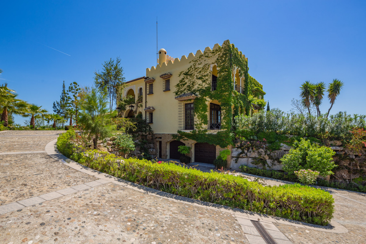  Villa, Detached  for sale    in Benahavís