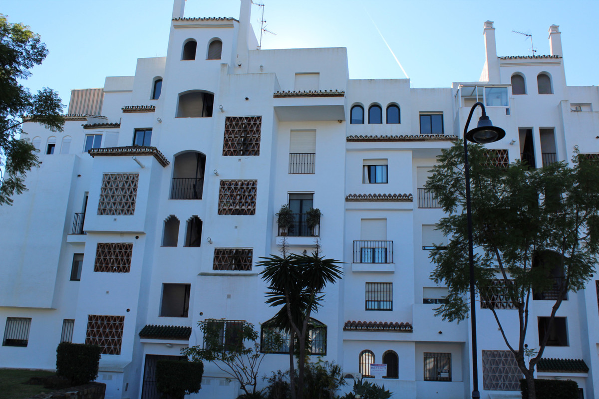 3 bedroom Apartment For Sale in Estepona, Málaga - thumb 14