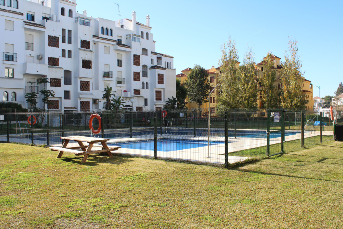 3 bedroom Apartment For Sale in Estepona, Málaga - thumb 18